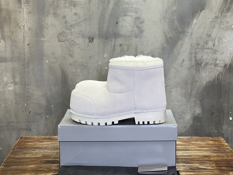 Ba1en*iaga alaska fur bootie in white