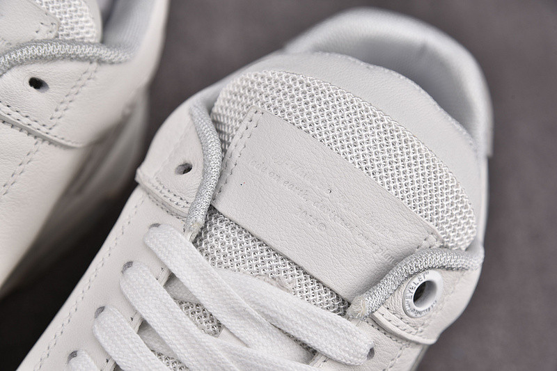 Off-White c/o Virgil Abloh