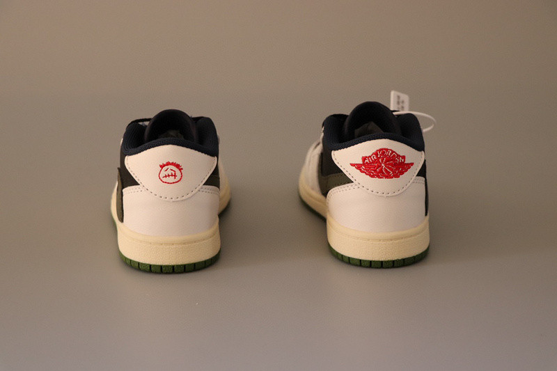 AIR JORDAN 1 KIDS SHOES