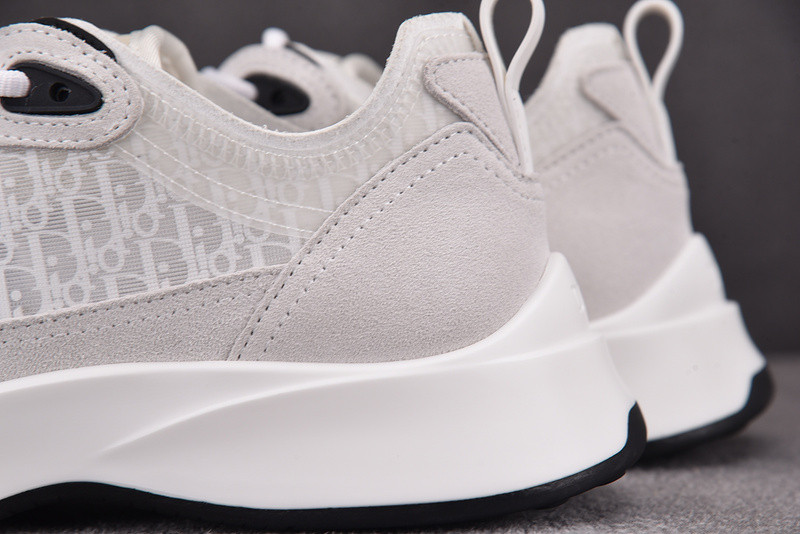 D10r B25 Oblique Runner Sneaker