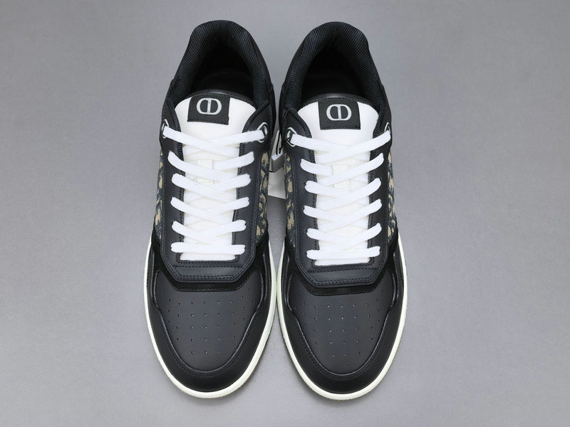 D10r sneakers