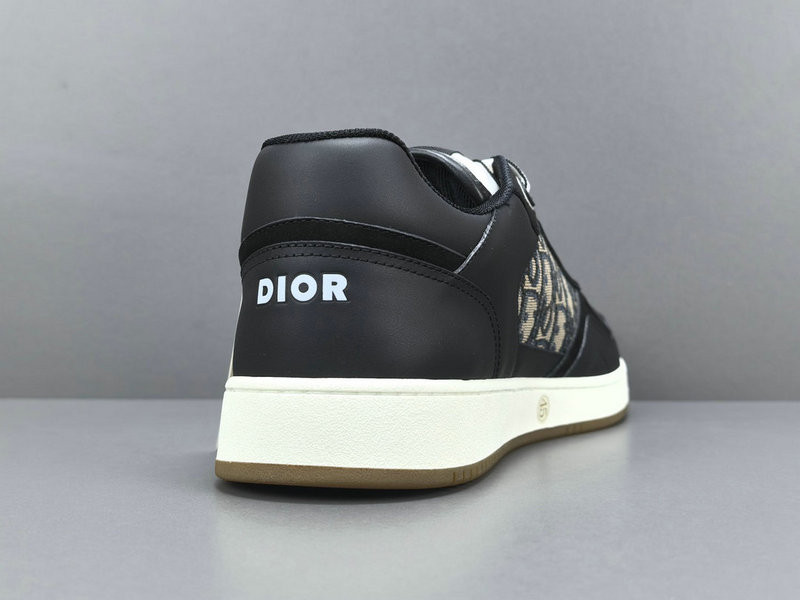 D10r sneakers