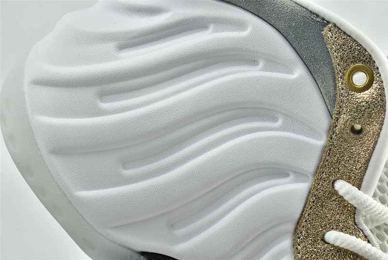 (WMNS) Nike Air Foamposite One 