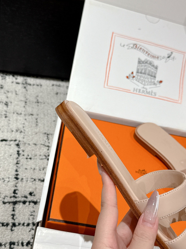 H*rmes Sandals