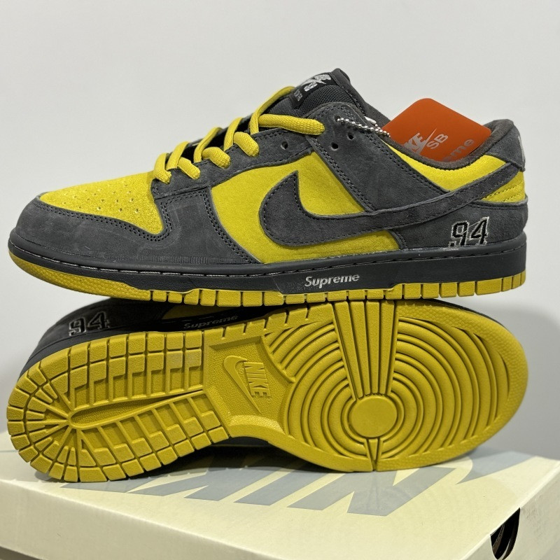 S*prem* x nike sb dunk low camper green hq8487-300