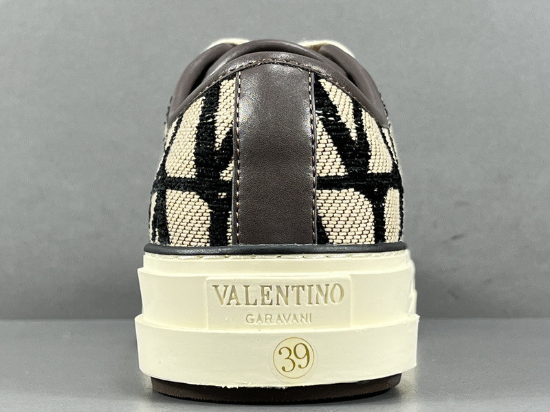 Va1e*ntin0 garavani totaloop