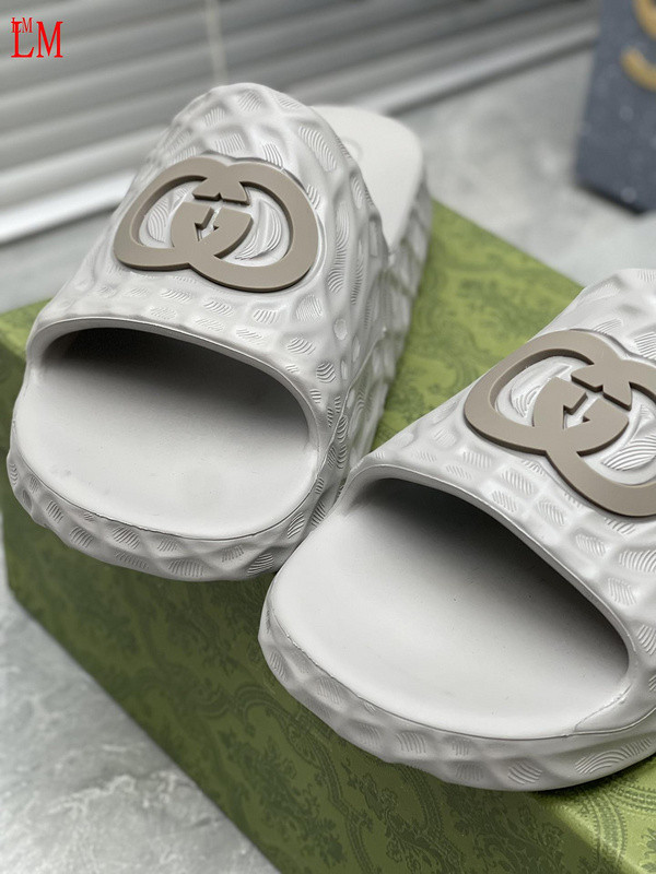 GUC LEATHER SLIDE