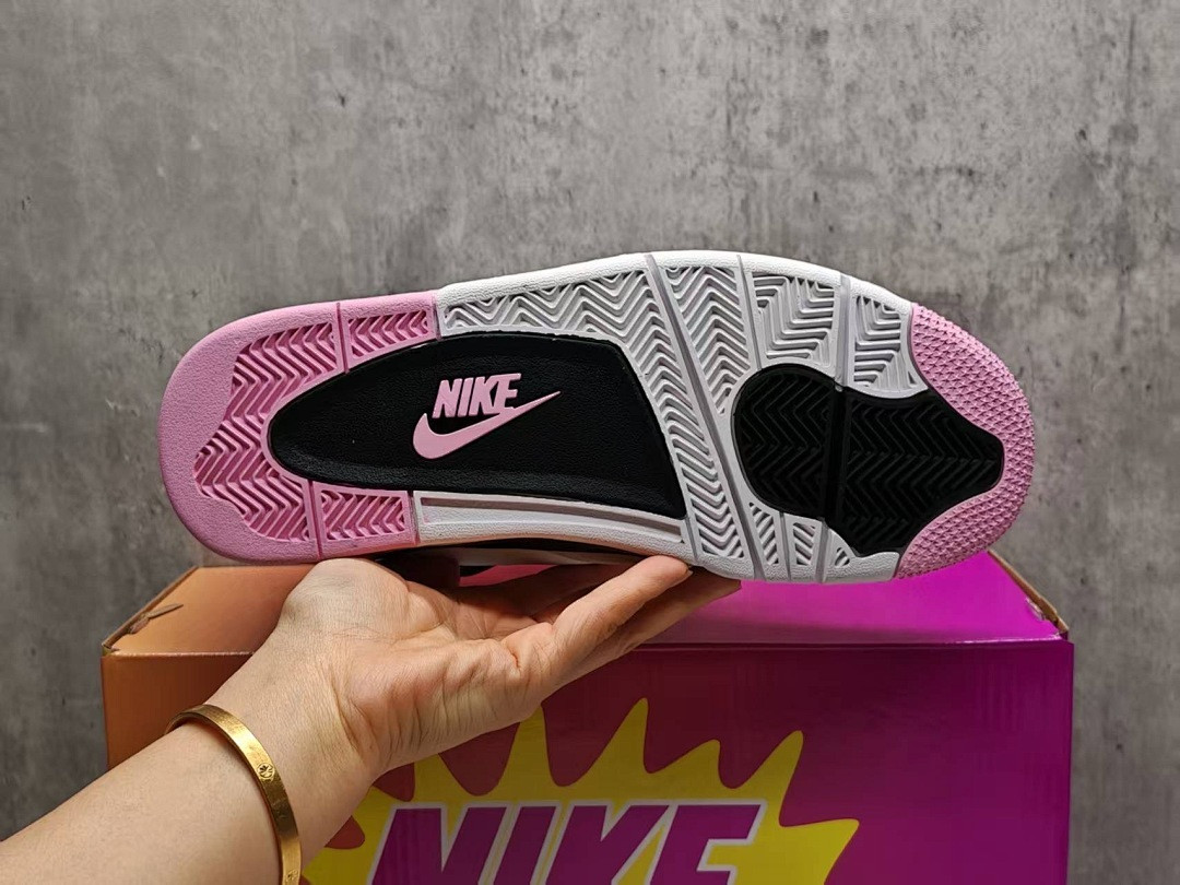 Air Jordan 4 “Comic” IO2362-100