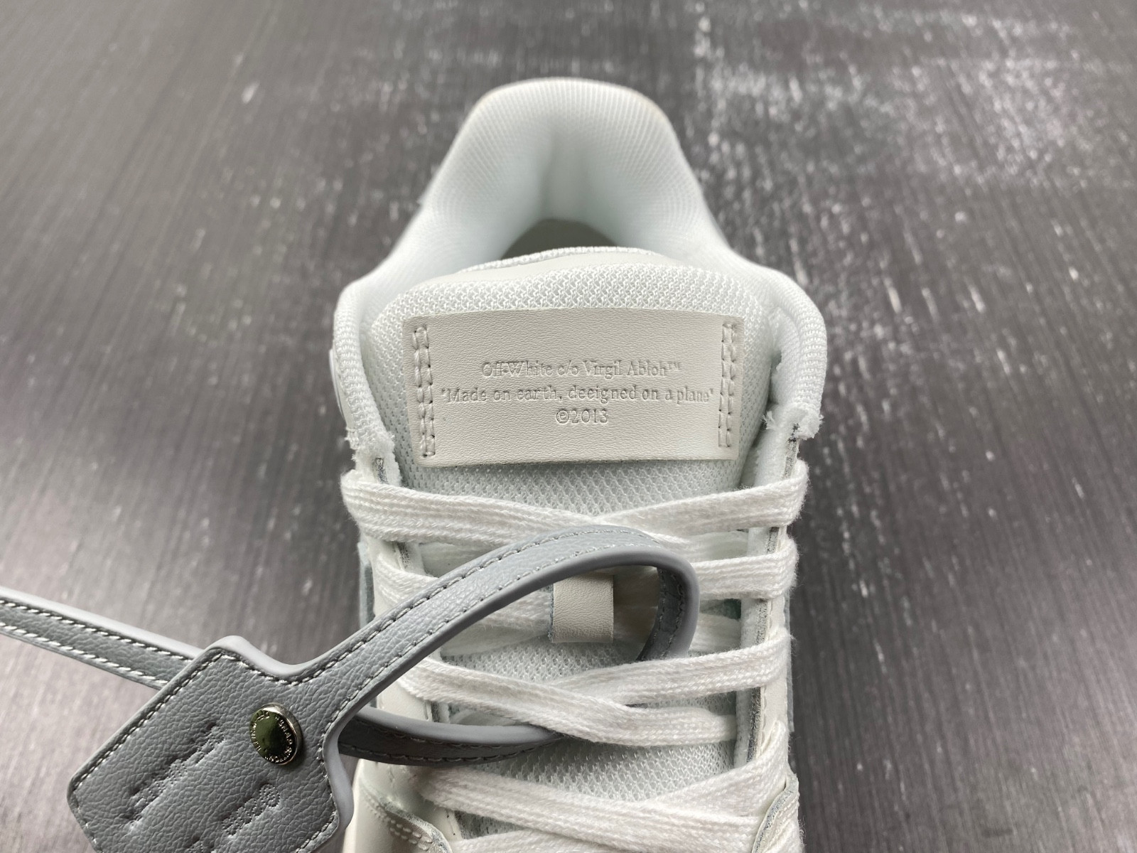 Off-White c/o Virgil Abloh