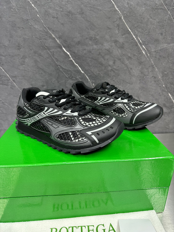 Bo*te*ga ve*ne*ta low-top orbit sneakers in black