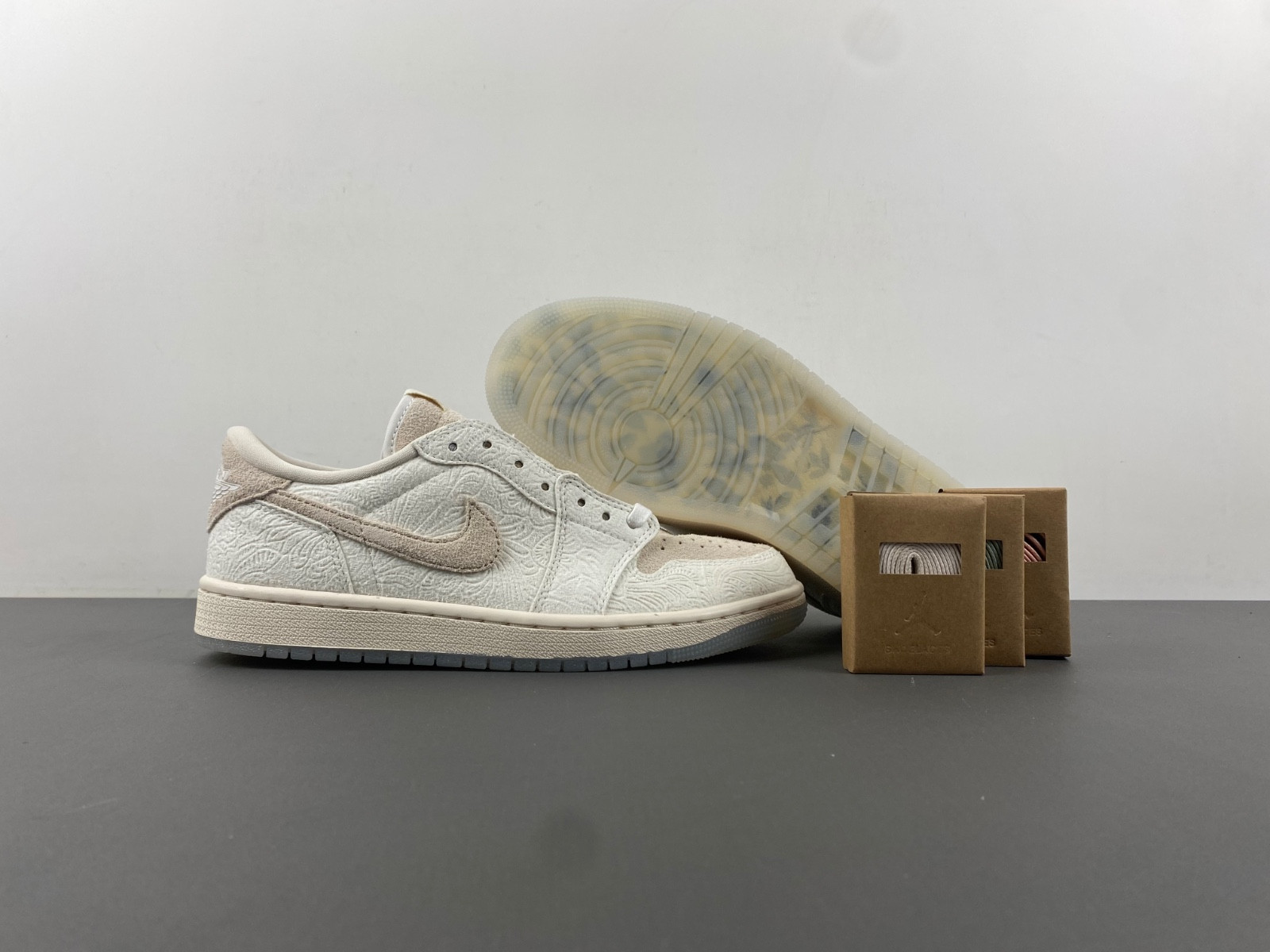 Chris Paul Air Jordan 1 Low OG FZ0455-200