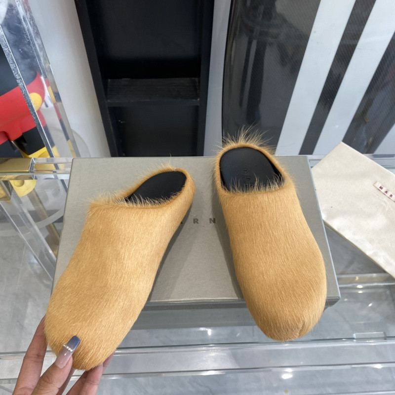MARNI Fussbett Hairy Mules Yellow Loafers