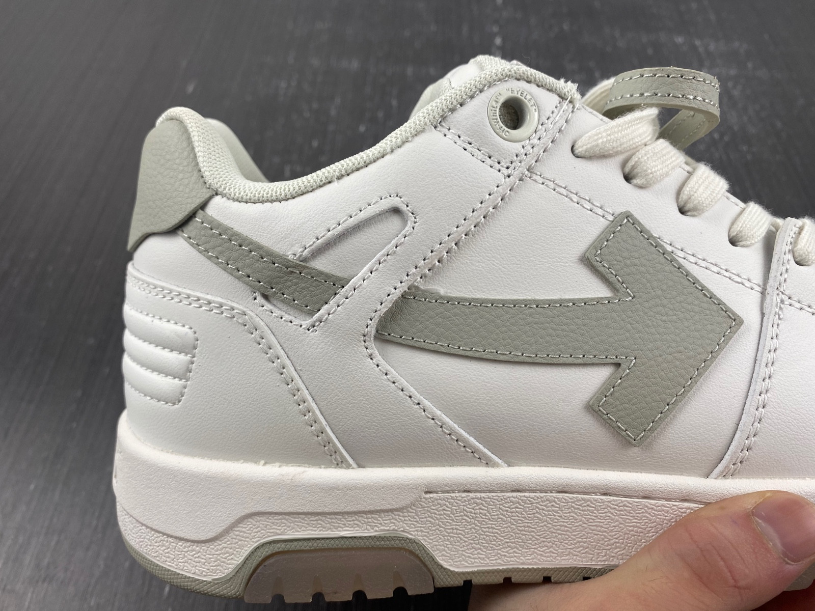 Off-White c/o Virgil Abloh