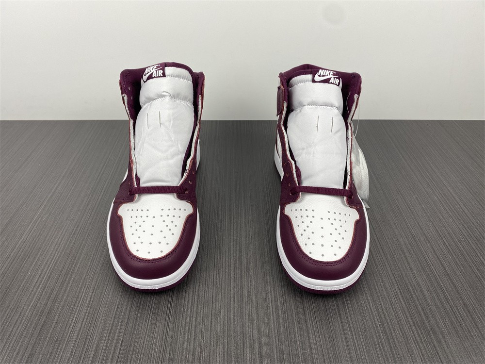 AIR JORDAN 1 RETRO HIGH OG “BORDEAUX” 555088-611