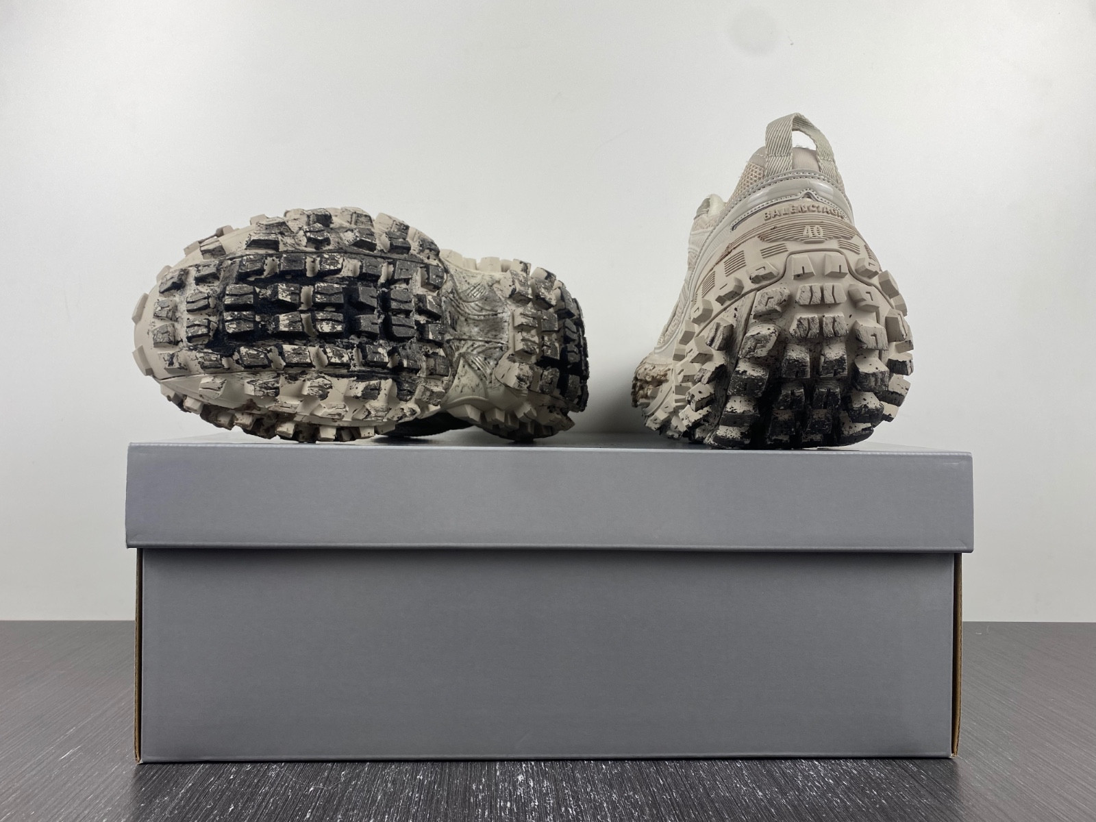 Ba*len*cia*ga bouncer chunky-sole sneakers