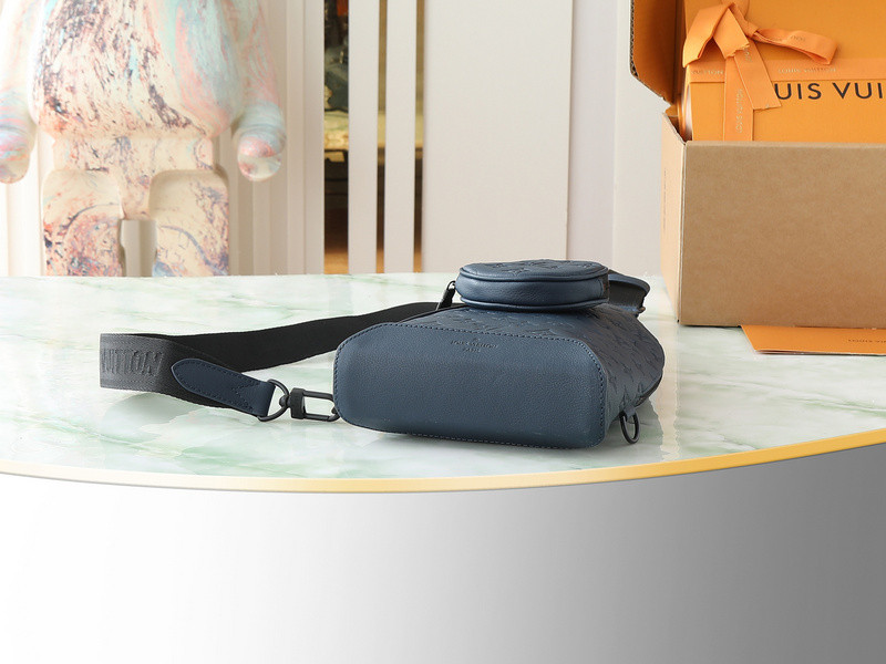 LV Duo Slingbag Monogram Shadow