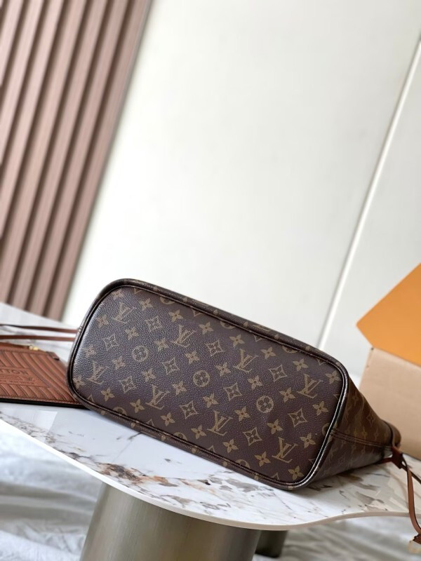 LV Neverfull Inside Out