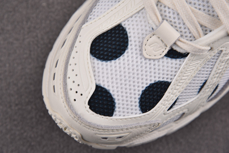 New Balance 1906R Shoes 