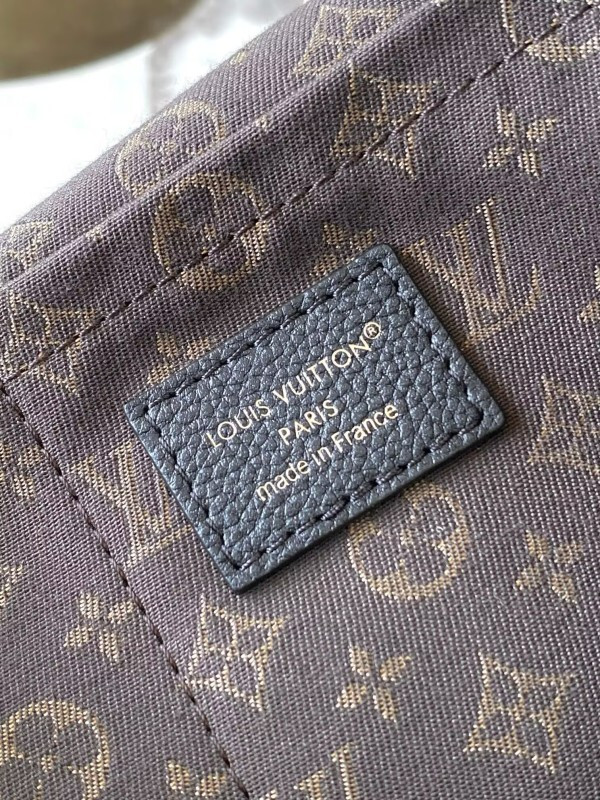 l0vis Vvtt0n express travel