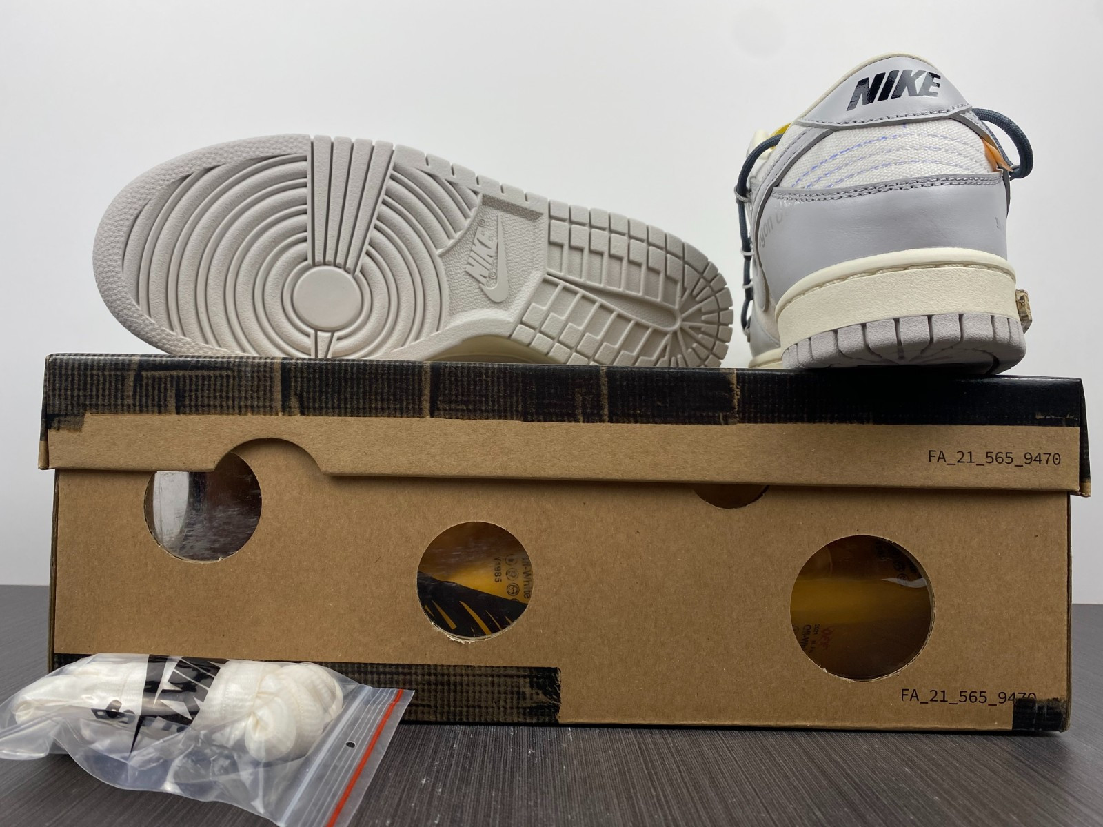 NIKE DUNK LOW OW LOT 41 OF 50 DM1602-105