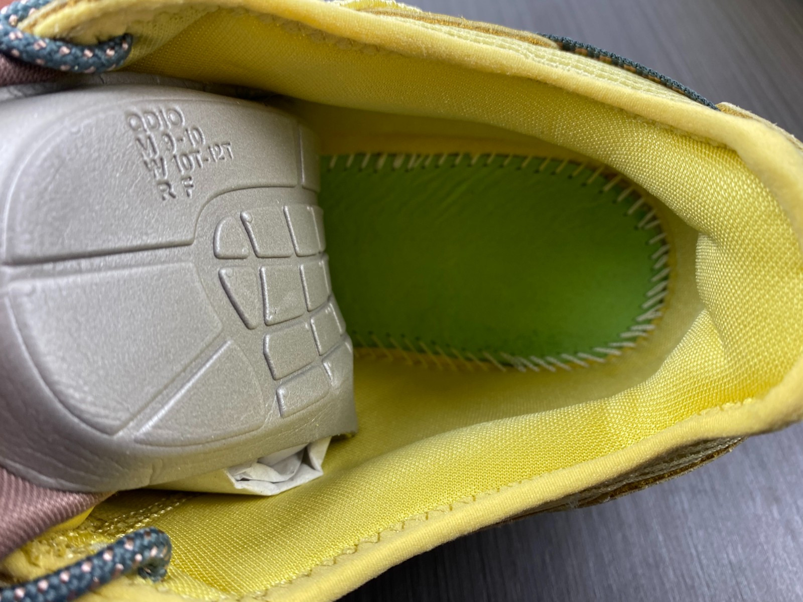 Travis Scott x Nike Air Max 1 "Wheat" DO9392-700