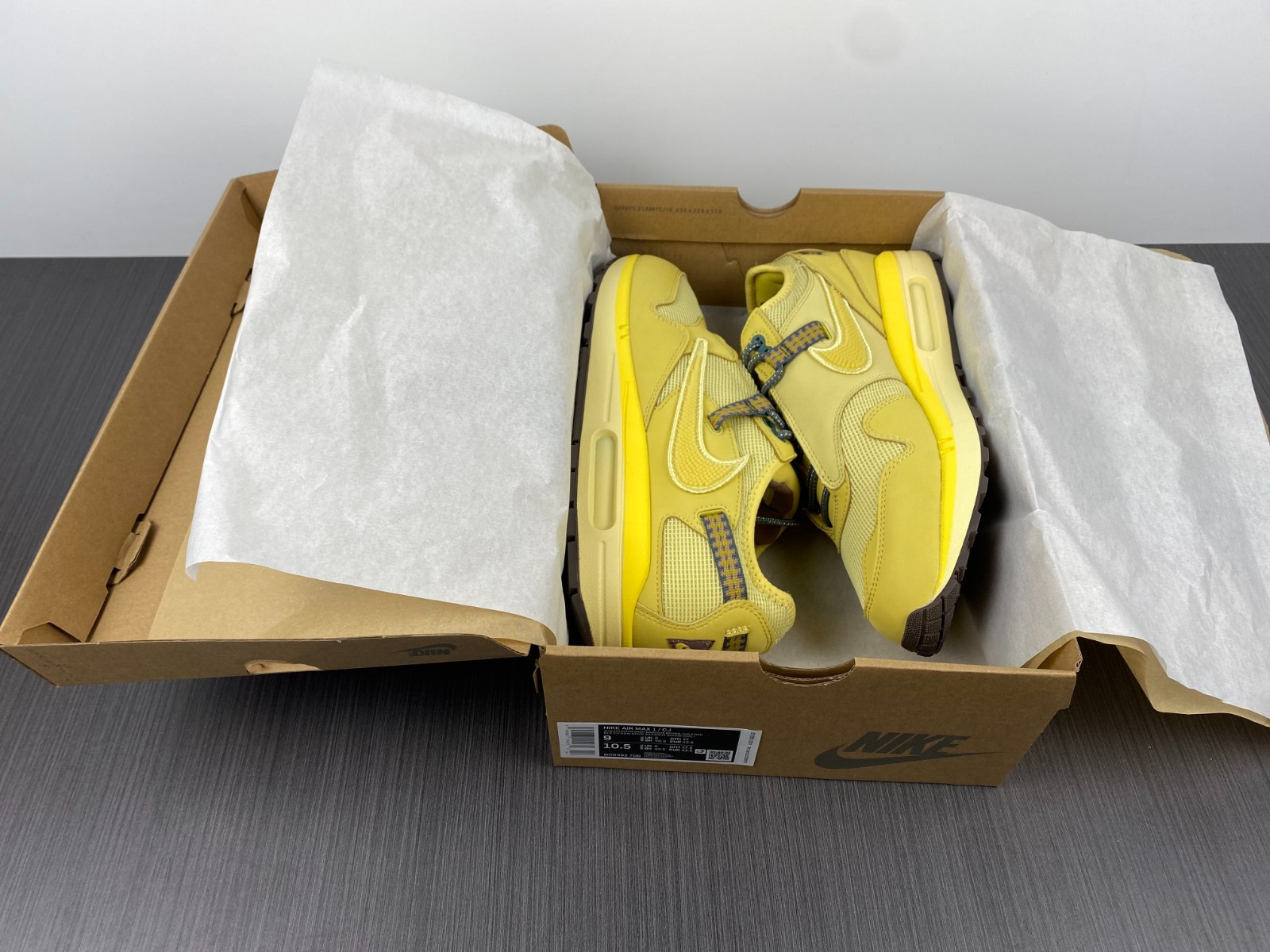 Travis Scott x Nike Air Max 1 "Wheat" DO9392-700