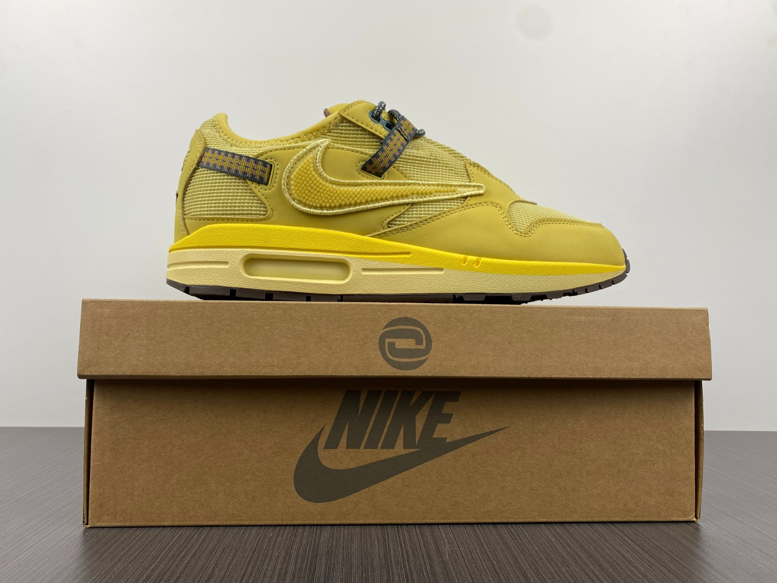 Travis Scott x Nike Air Max 1 "Wheat" DO9392-700