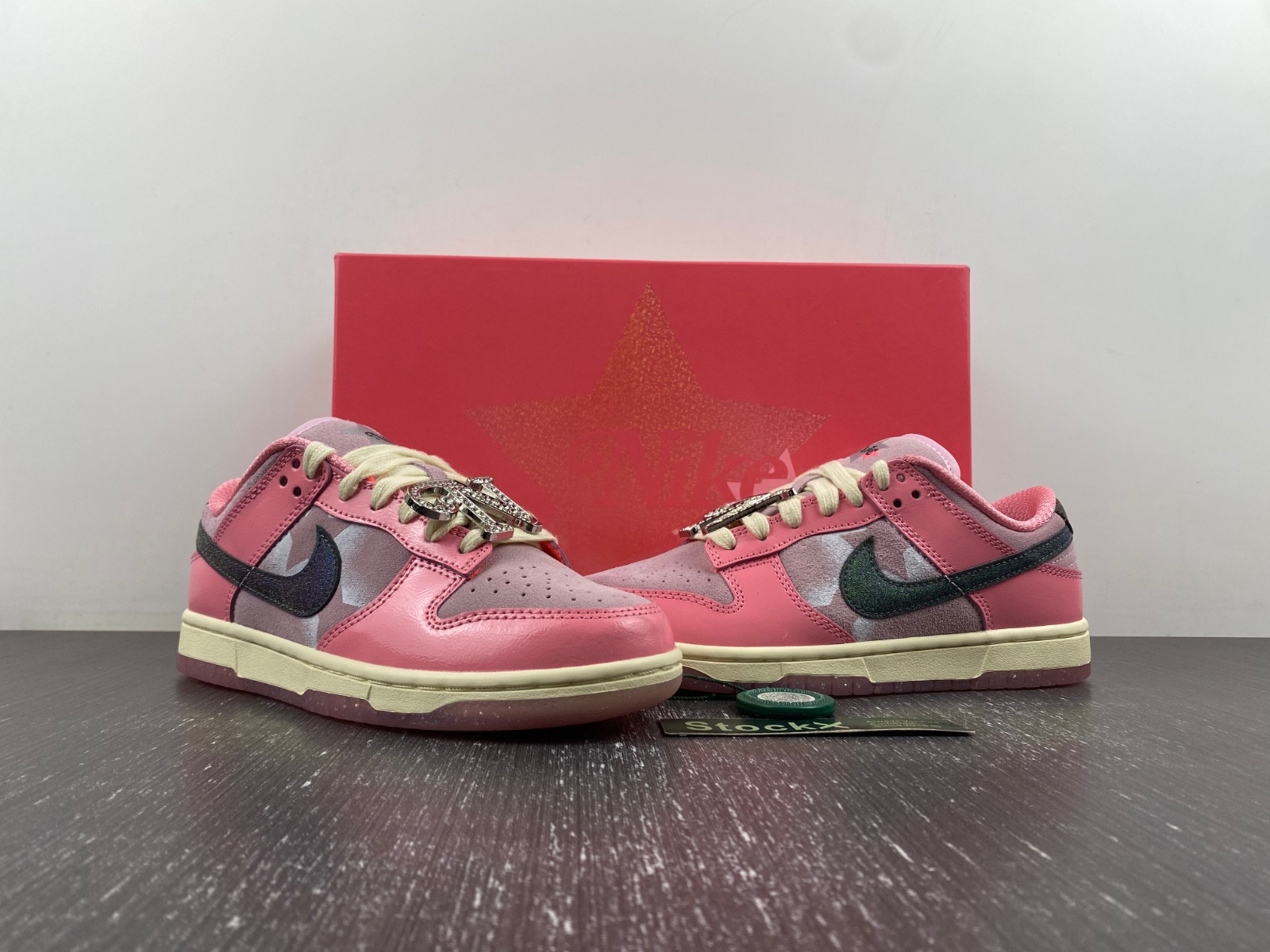 Nike Dunk Low "Barbie" FN8927-621