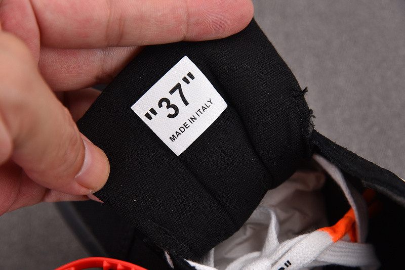 Off-White Vulc Low Top Black