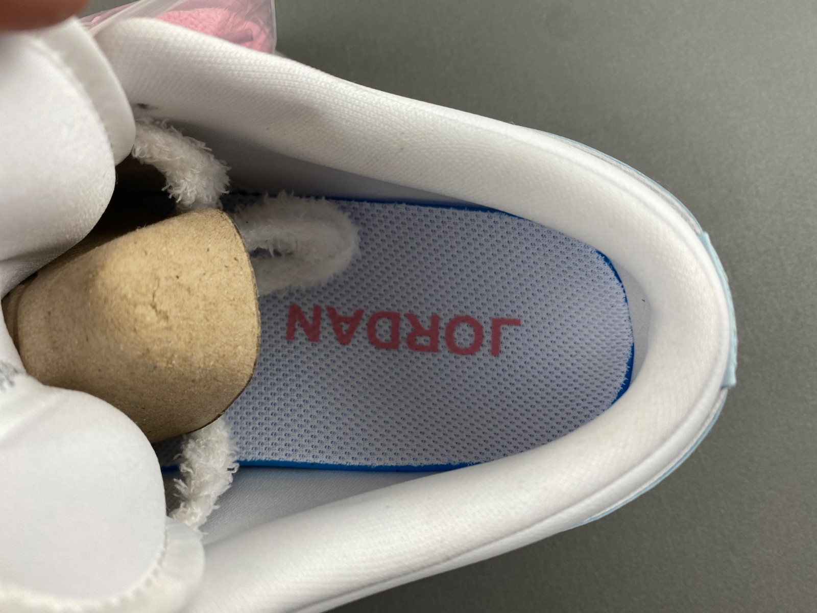 Air Jordan 1 Low "Paw Print" HM3706-141