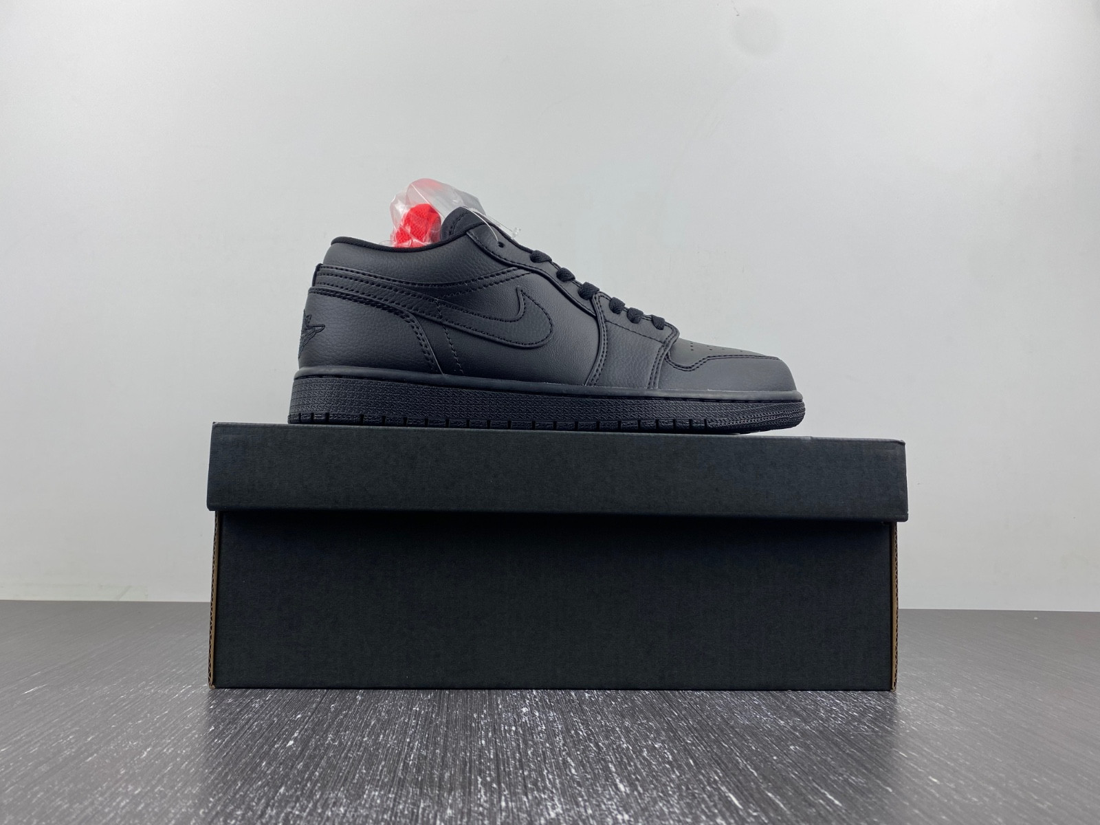 Jordan 1 Low Triple Black - 553558-091