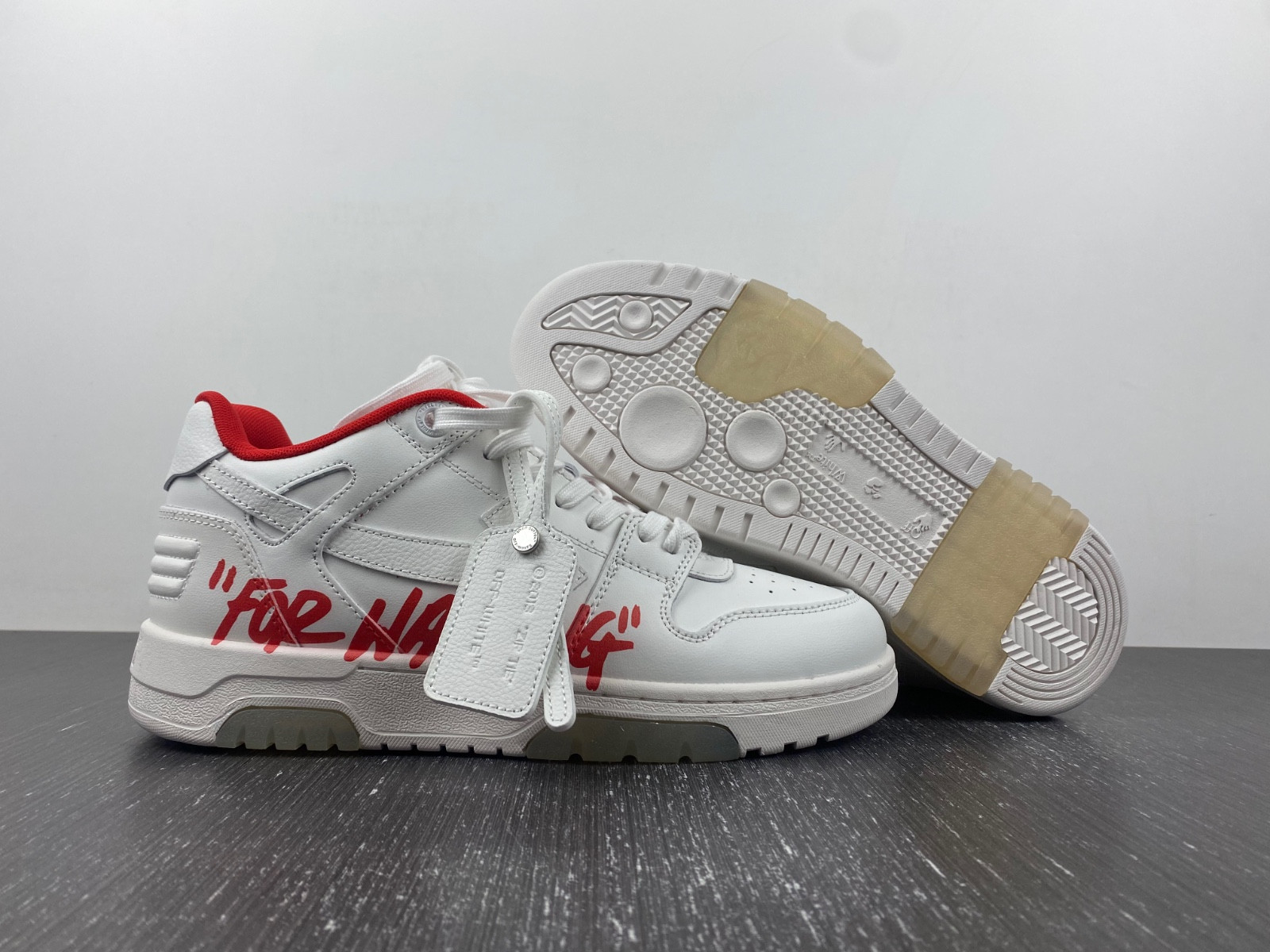 Off-White c/o Virgil Abloh