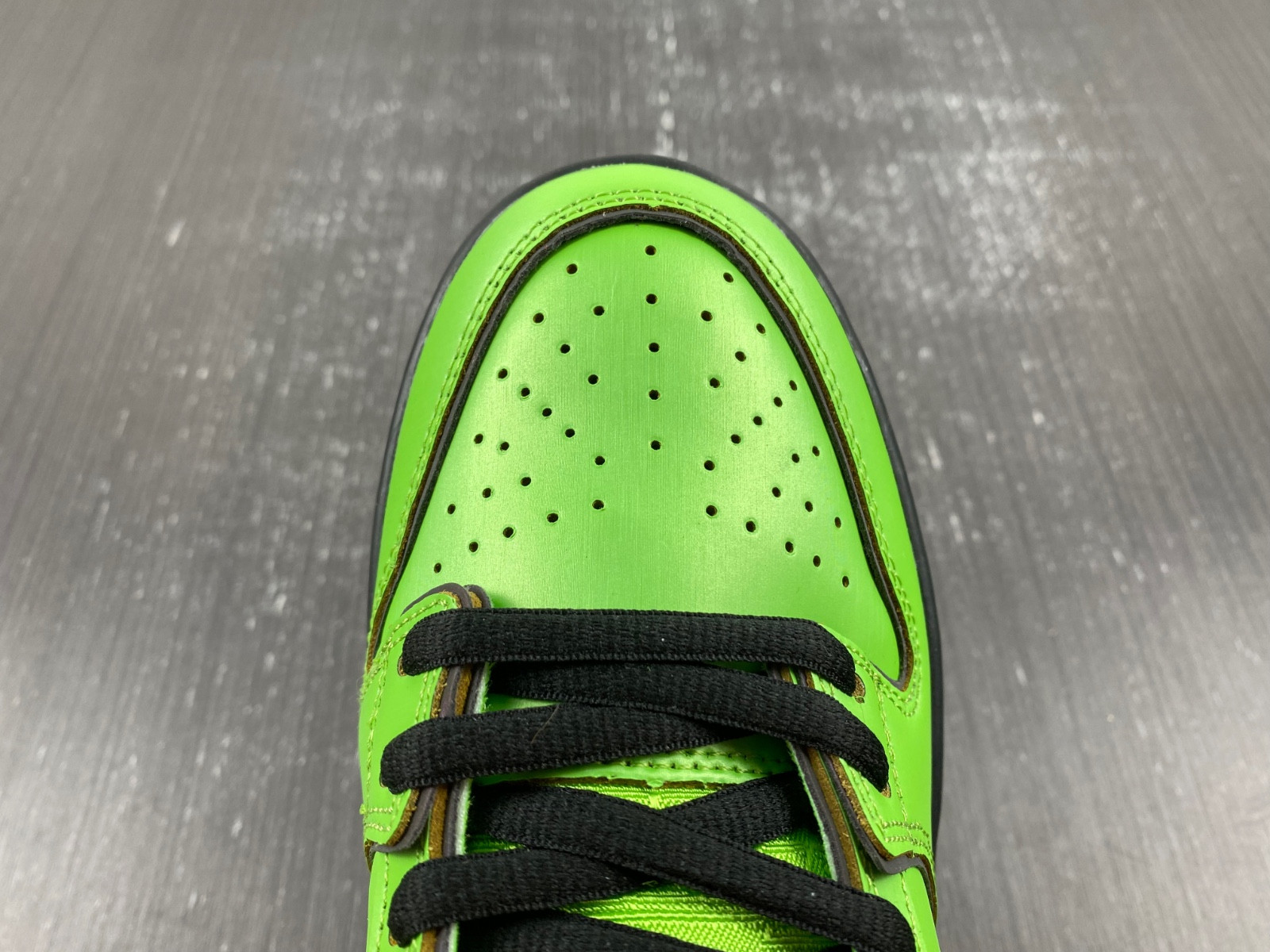 Powerpuff Girls Nike SB Dunk Low "Buttercup" FZ8319-300