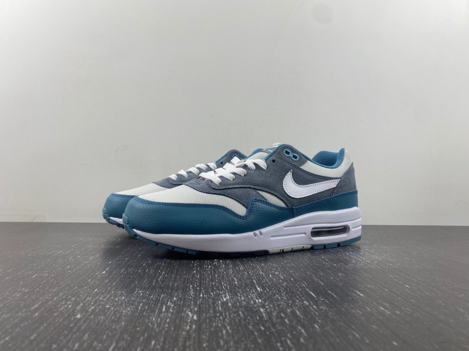 Air Max 1 Noise Aqua and Cool Grey FB9660-001