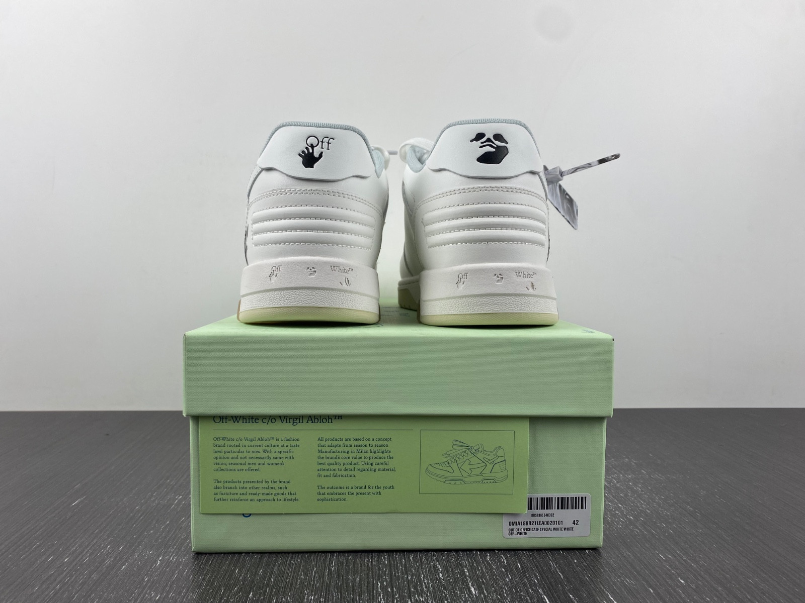 Off-White c/o Virgil Abloh