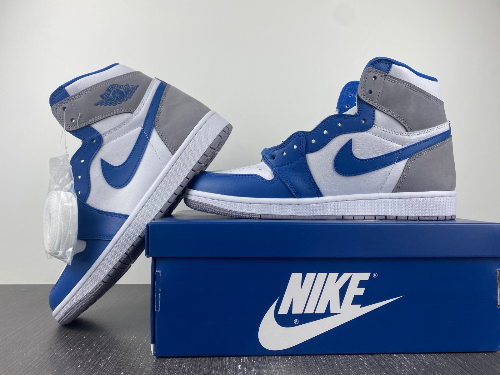 AIR JORDAN 1 RETRO HIGH OG "TRUE BLUE" DZ5485-410