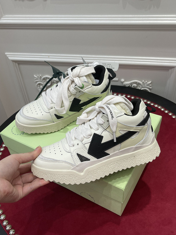 Off-White c/o Virgil Abloh