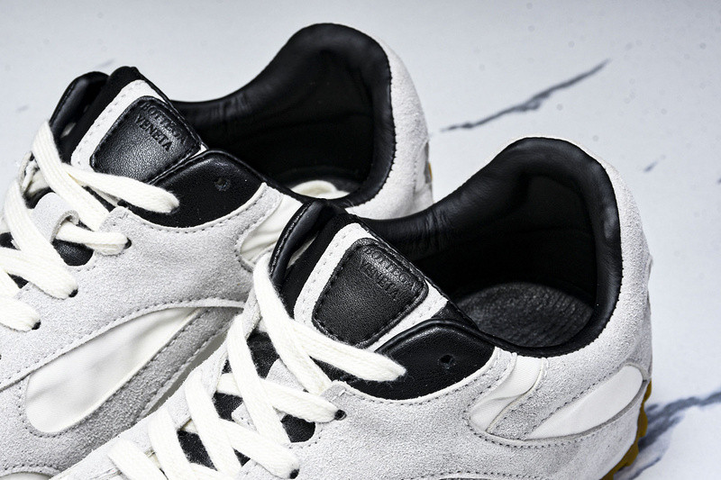 b0tt*ga Ven*ta orbit sneaker