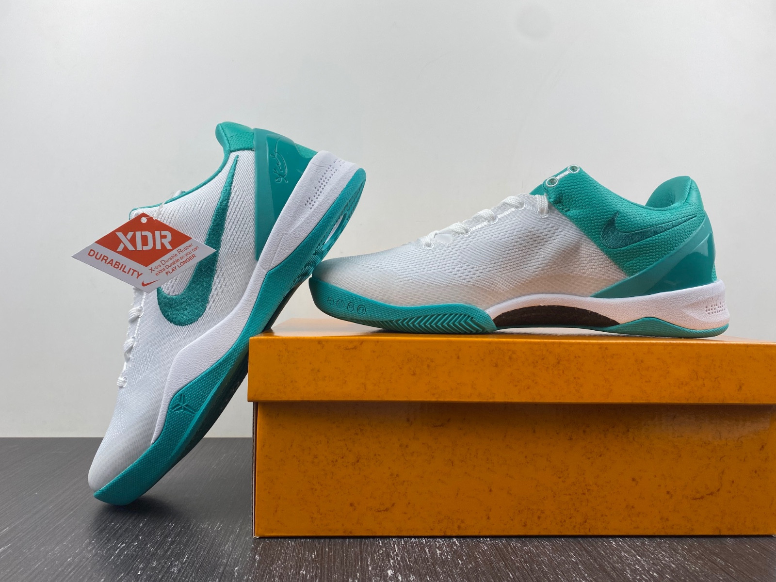 Nike Kobe 8 Protro White Radiant Emerald FQ3549-101