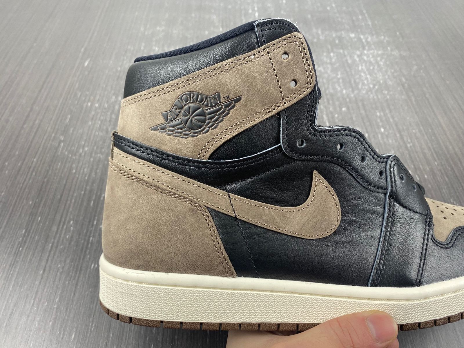 Air Jordan 1 Retro High OG "Palomino" DZ5485-020