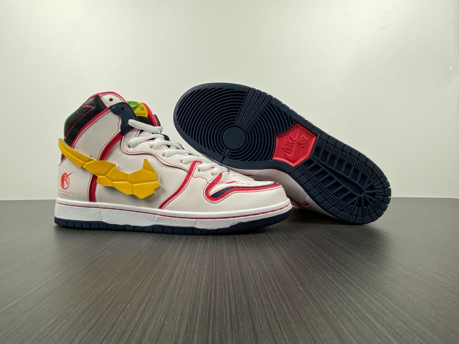 GUNDAM X DUNK HIGH SB ‘PROJECT UNICORN-RX-0’ DH7717-100