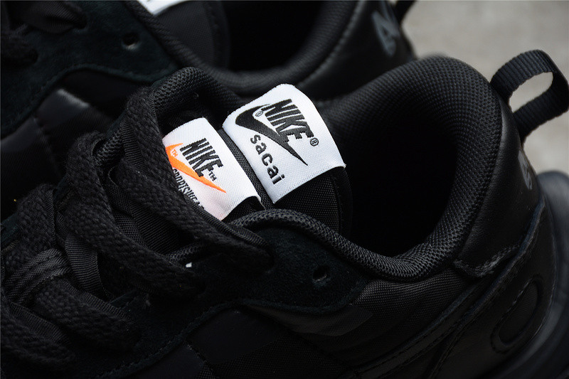 NIKE VAPORWAFFLE SACAI 