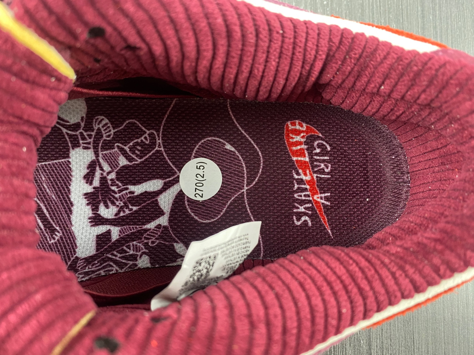 Skate Like a Girl x Nike SB Dunk Low DX4589-600