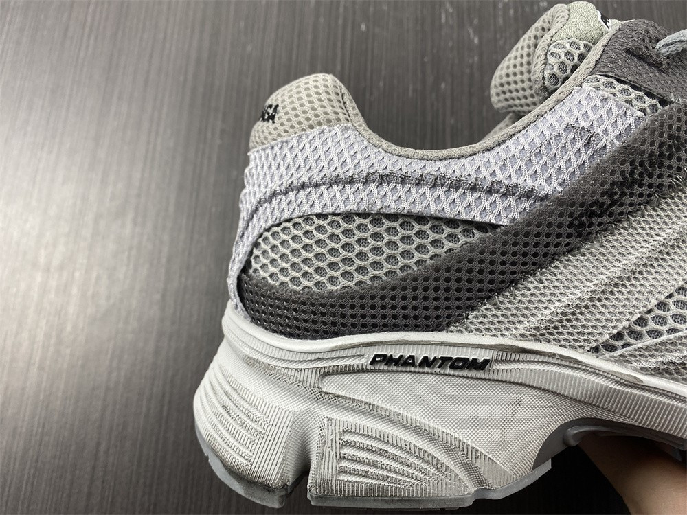 Ba*len*cia*ga phantom sneaker