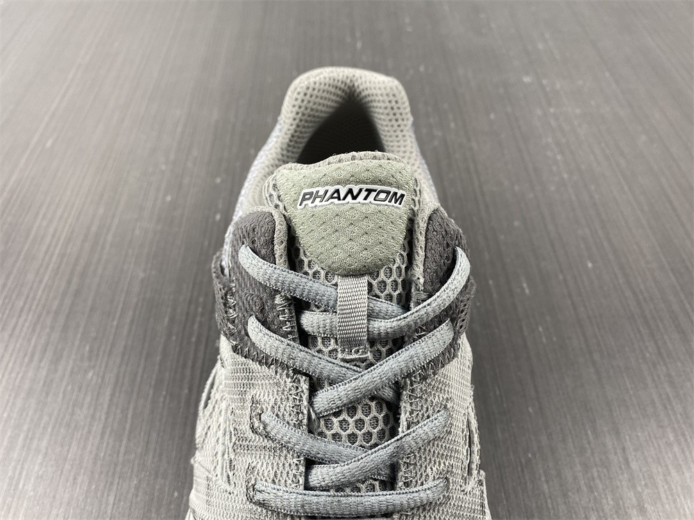 Ba*len*cia*ga phantom sneaker