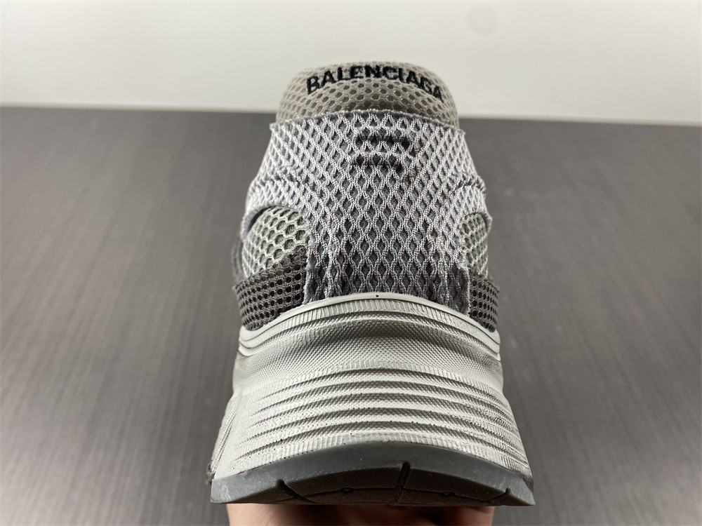 Ba*len*cia*ga phantom sneaker