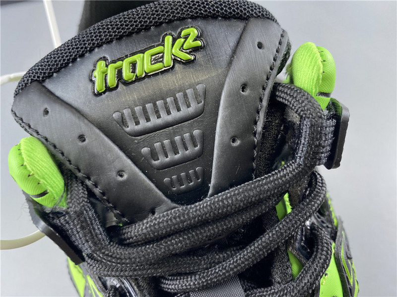 Ba*len*cia*ga tess s. gomma trek low top sneakers (black and green) 570391 w2gn1 1012