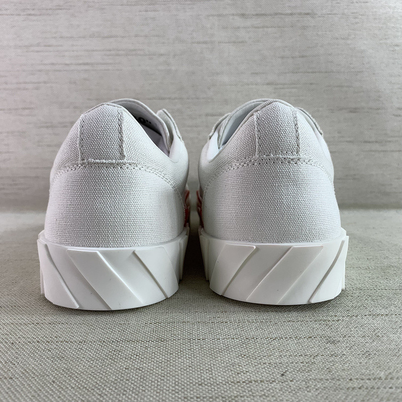 Off-White c/o Virgil Abloh