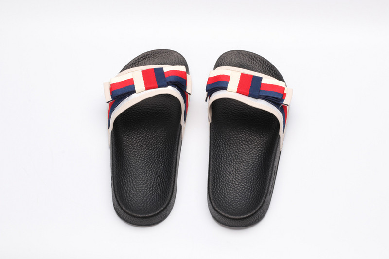 GUC LEATHER SLIDE