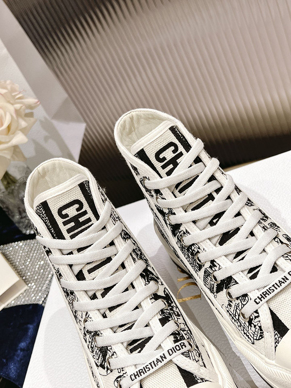 D B23 HIGH-TOP SNEAKERS